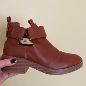 Brown ankle booties pull&bear sz7 /38 spanish great for spring comfy side buckle